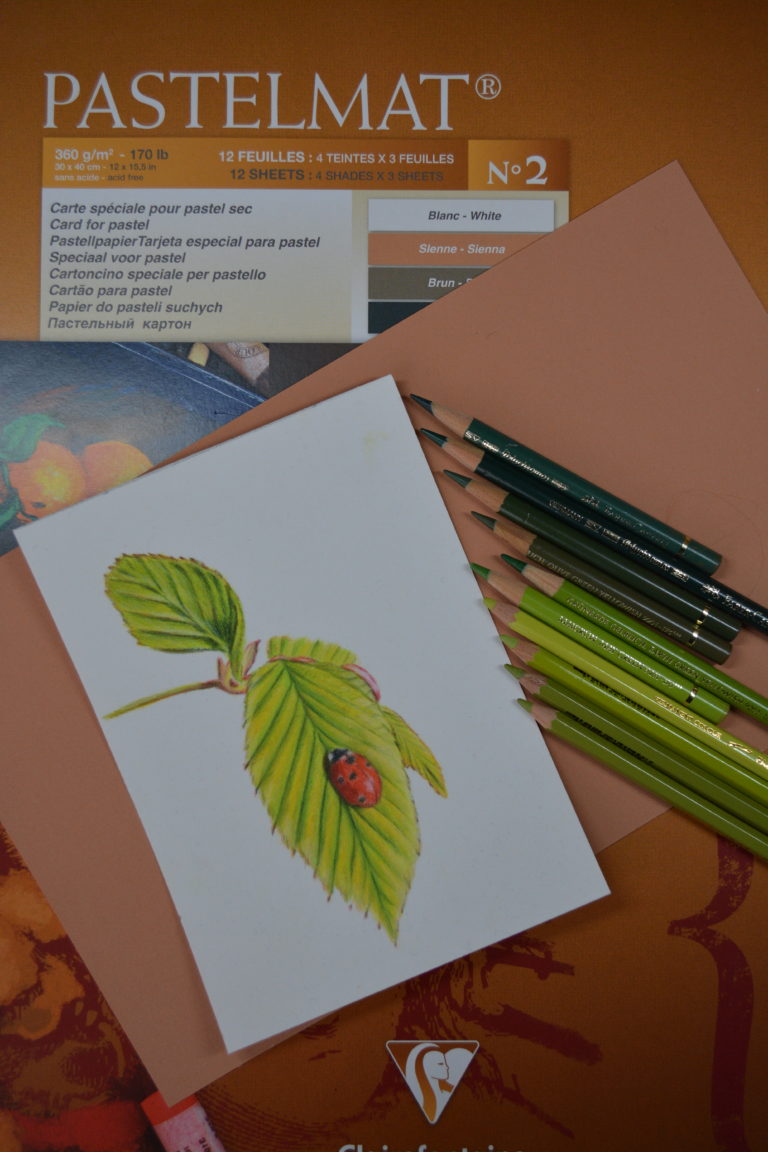 Zeichnen mit Buntstiften auf Pastelmatpapier